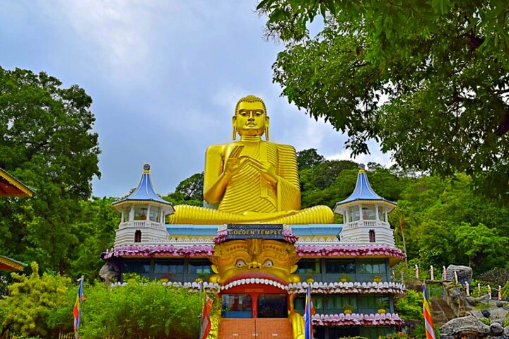 Dambulla Royal Cave Temple 